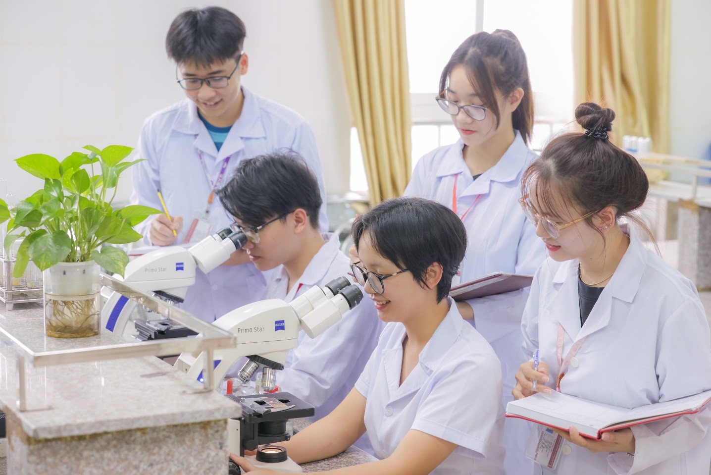 Sinh viên K49 ngành Công nghệ Sinh học đạt Giải Ba Giải thưởng Khoa học và Công nghệ cấp Trường năm 2026