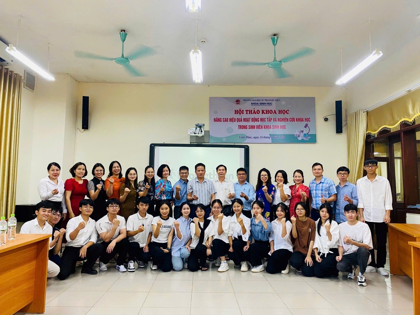 Hội thảo khoa học “Nâng cao hiệu quả hoạt động học tập và nghiên cứu khoa học trong sinh viên khoa Sinh học”