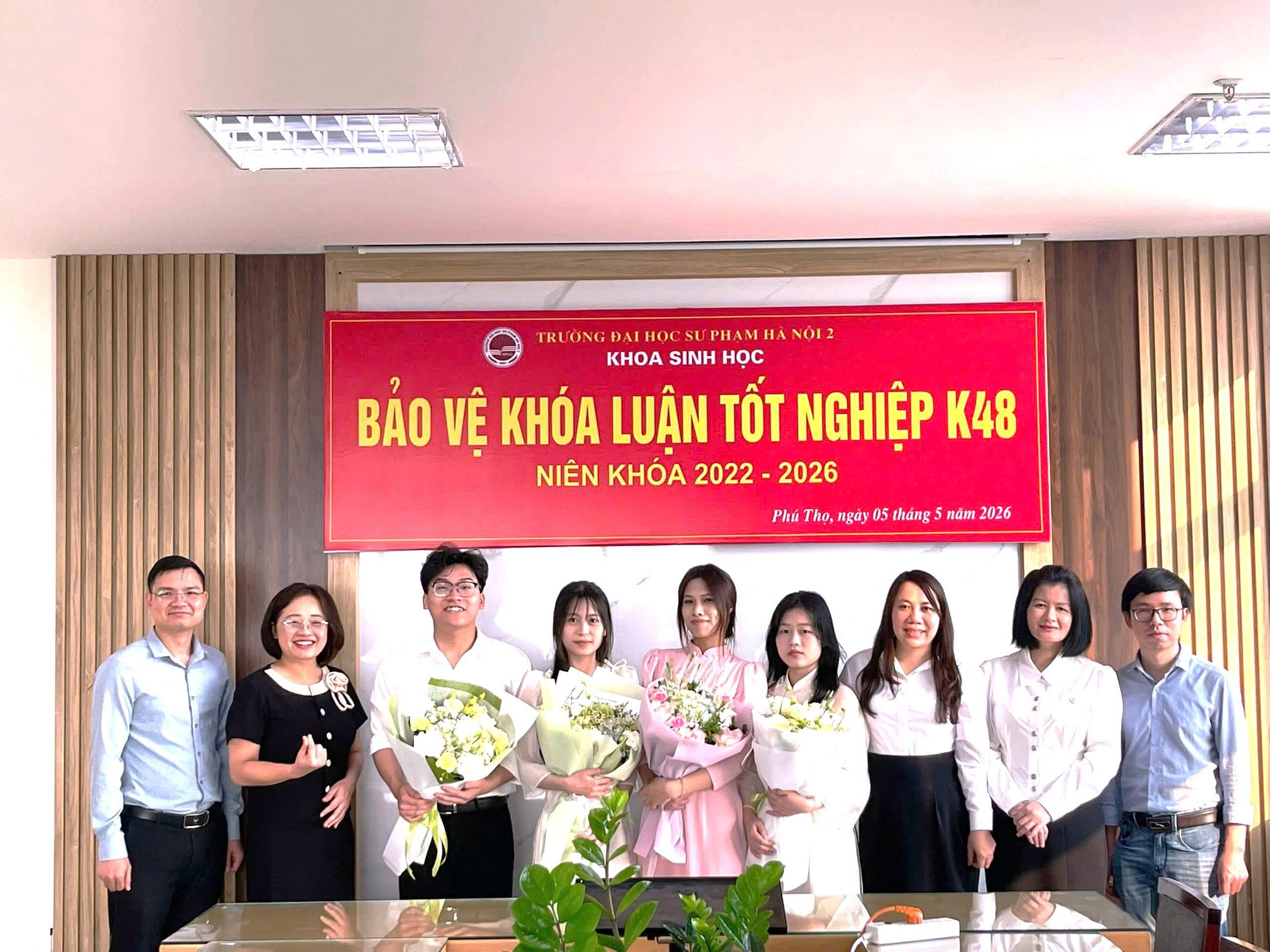 Sinh viên K48 - Khoa Sinh học bảo vệ thành công khóa luận tốt nghiệp
