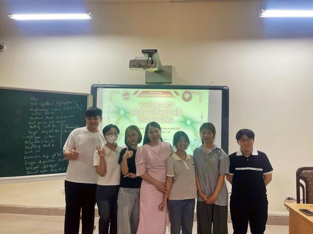Seminar “Khởi nghiệp – hành trình đi đến thành công”: khơi dậy đam mê và truyền cảm hứng cho sinh viên