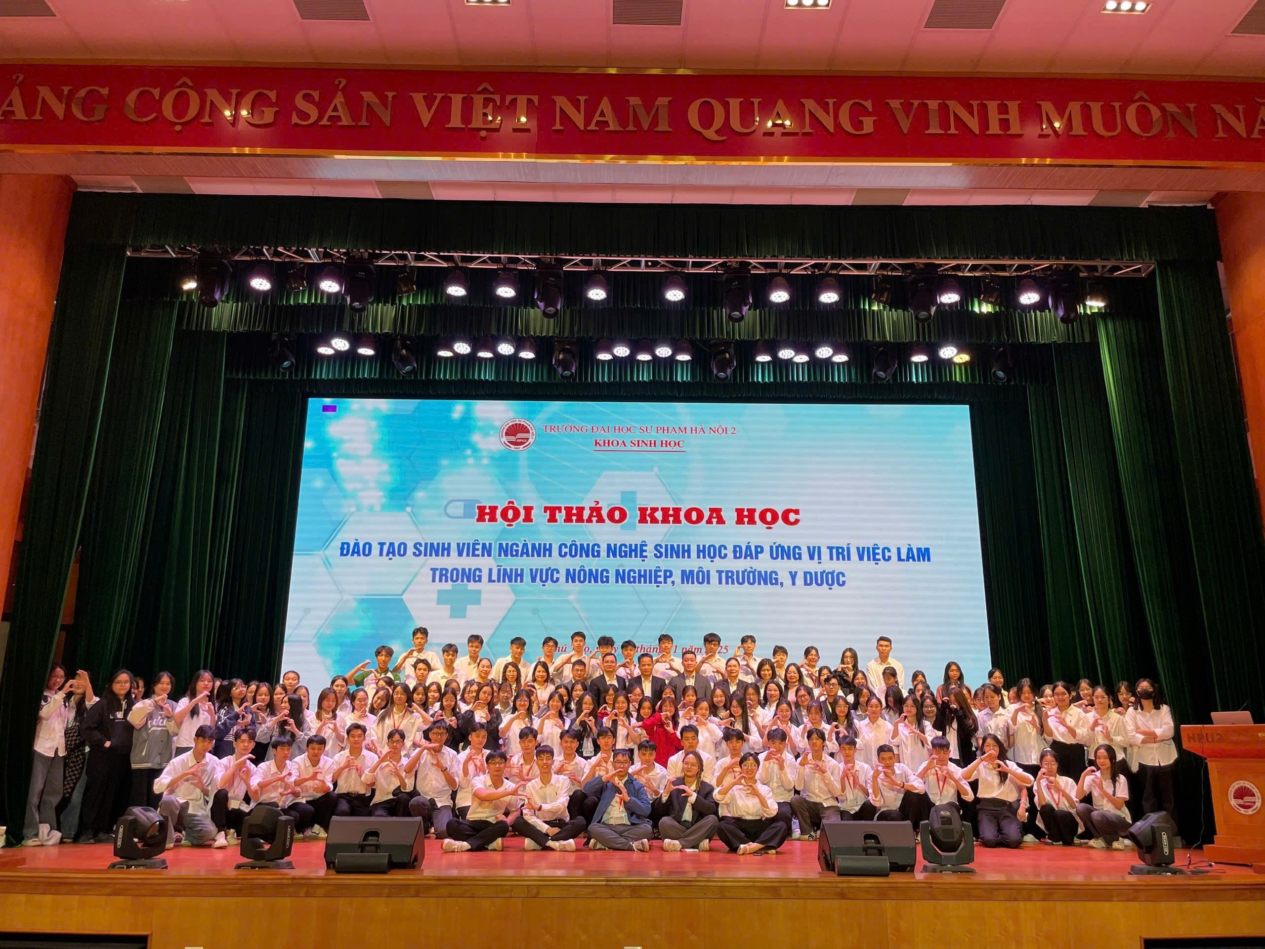 Hội thảo khoa học Khoa Sinh học: Đào tạo sinh viên Công nghệ sinh học đáp ứng nhu cầu xã hội