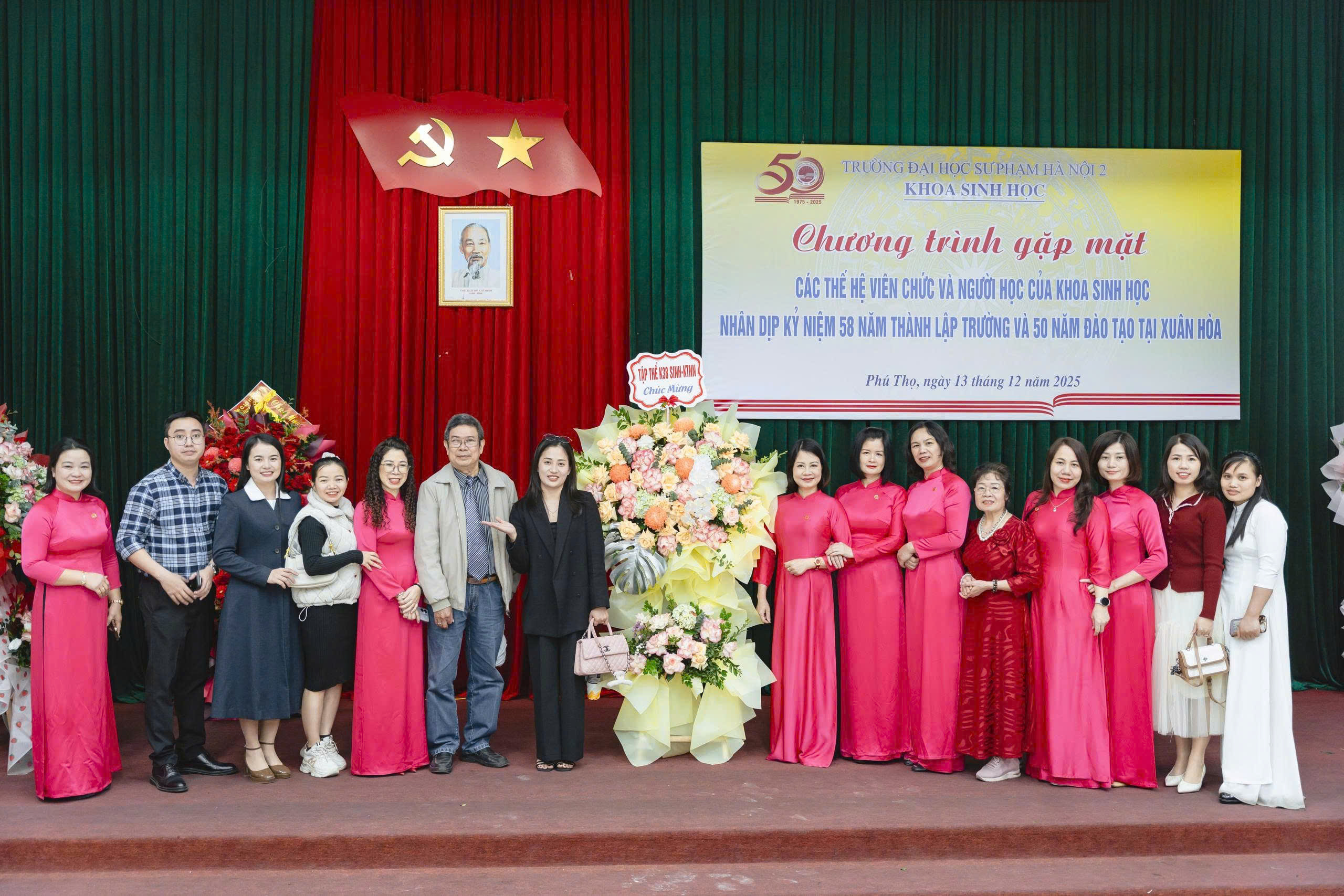 Khoa Sinh học gặp mặt kỷ niệm 58 năm thành lập Trường ĐHSP Hà Nội 2 – 50 năm đào tạo tại Xuân Hòa – Dấn ấn tự hào của các thế hệ