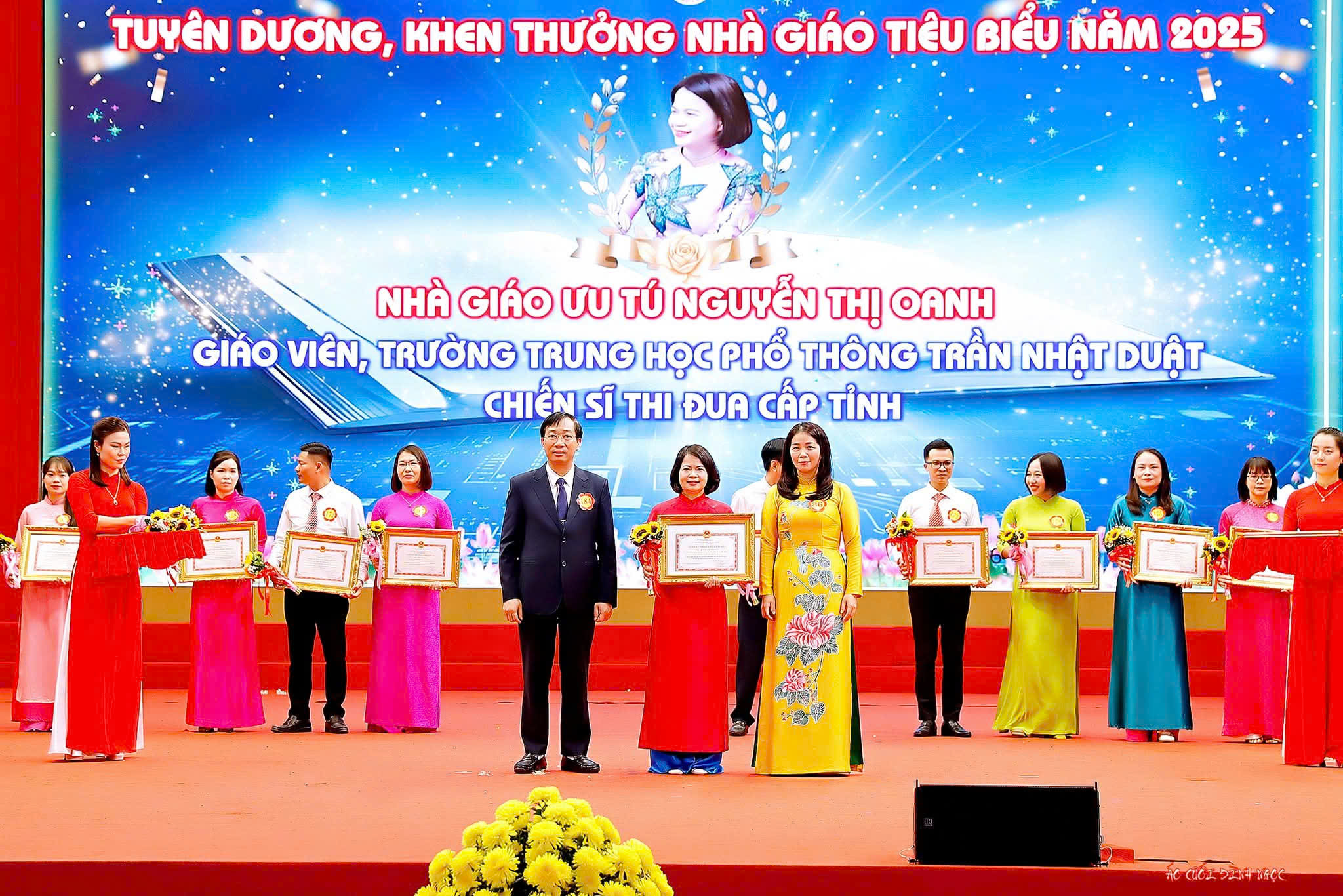 Gương mặt tiêu biểu: Nhà giáo Ưu tú, Thạc sĩ Nguyễn Thị Oanh – Cựu học viên K19 ngành Sinh học thực nghiệm Khoa Sinh học, Trường ĐHSP Hà Nội 2