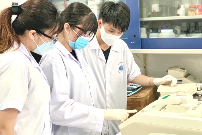 Sinh viên Trần Việt Hùng – lớp K50A Khoa học Tự nhiên, Khoa Sinh học đạt Giải Nhất Giải thưởng Khoa học và Công nghệ cấp Trường năm 2026